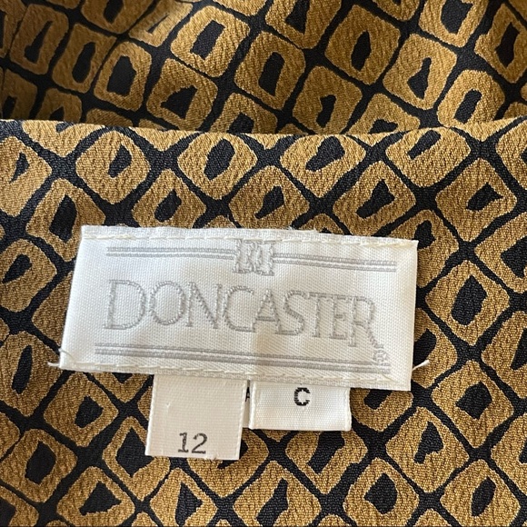 Doncaster patterned button down top - Picture 6 of 8